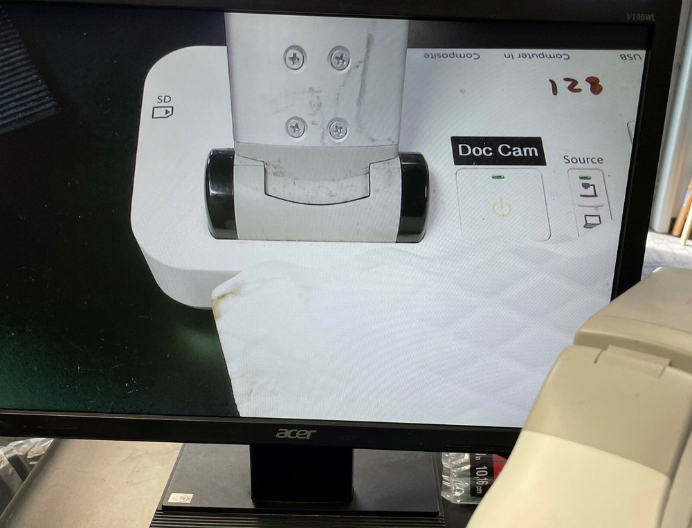 EPSON ELPDC11 Presenter Document Camera VGA Out