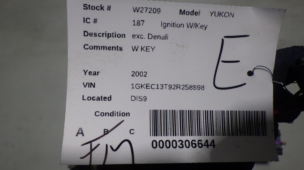 02 GMC YUKON Ignition W/Key