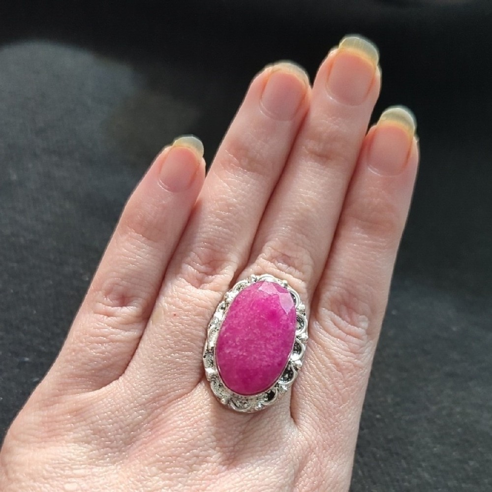 Silver Plated Faceted Pink Agate Gemstone Oval Statement Ring - Size 7.5