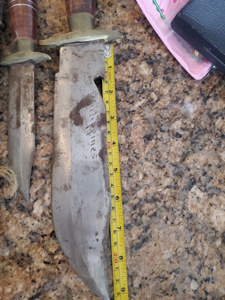 Double Sheath Fixed Blades Knife Set 1 Says Phillipines. Need Cleaning