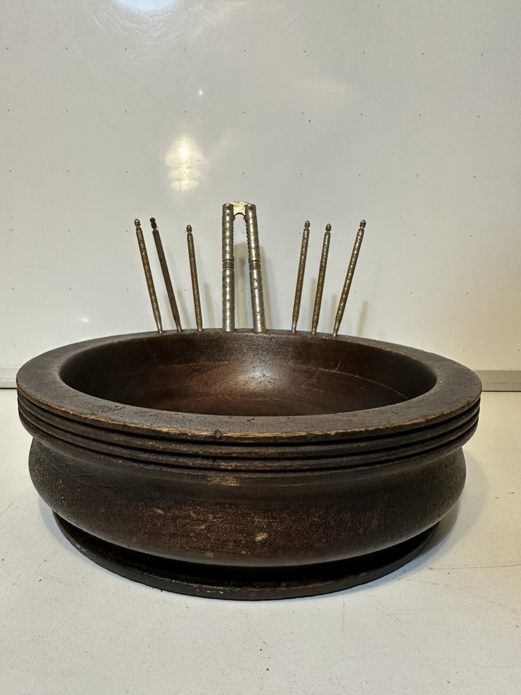 VINTAGE RUSTIC 7.5" NUTCRACKER WITH NUT CRACKER AND 6 PICKS