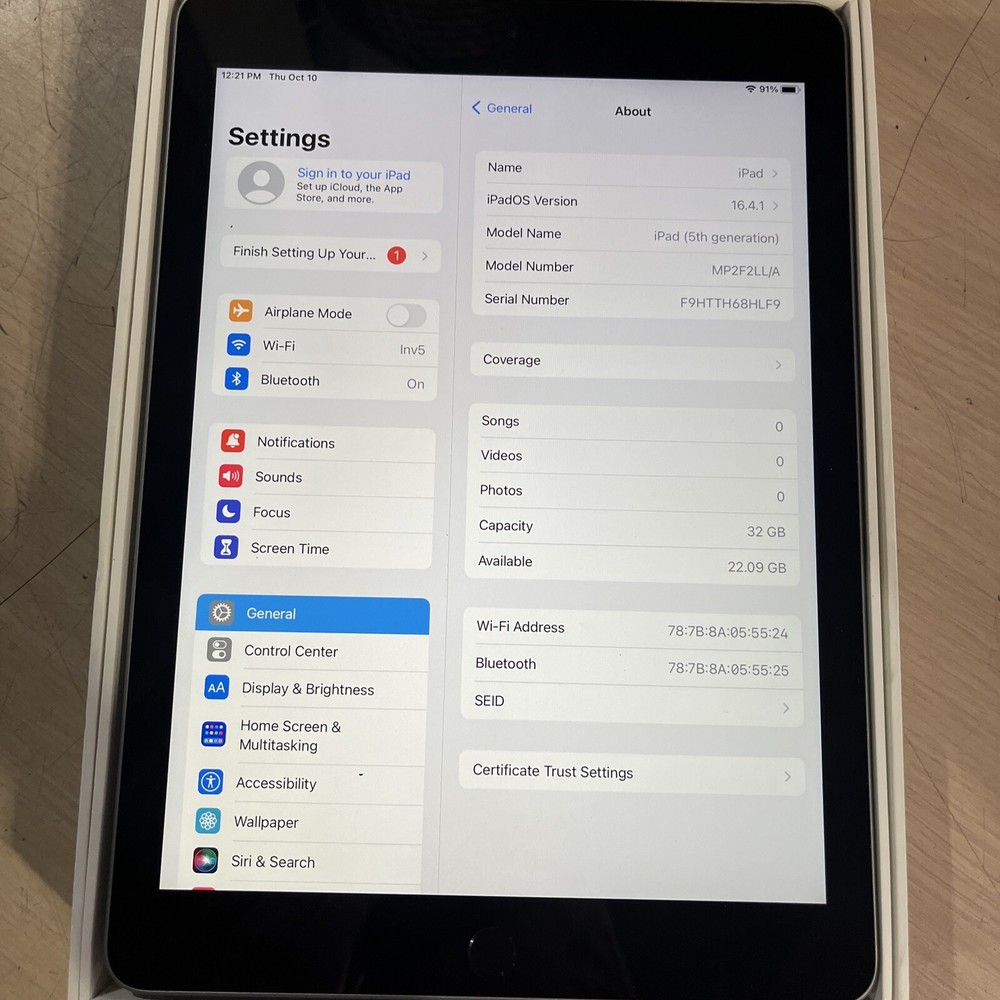 APPLE IPAD 5TH GEN MP2F2LL/A 32GB ,