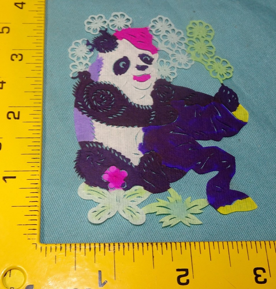 Chinese YUHSIEN PAPER-CUTS BEAR = delicate