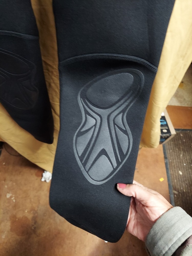 Bass Pro Shops Full Wetsuit for Men Size Medium