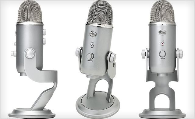 Logitech Blue Yeti USB Multi-Pattern Mic (Silver) with stand