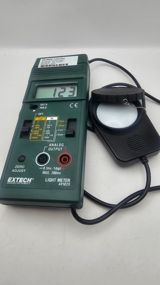 Extech 401025 Digital Light Meter 0-5000 Foot Candles