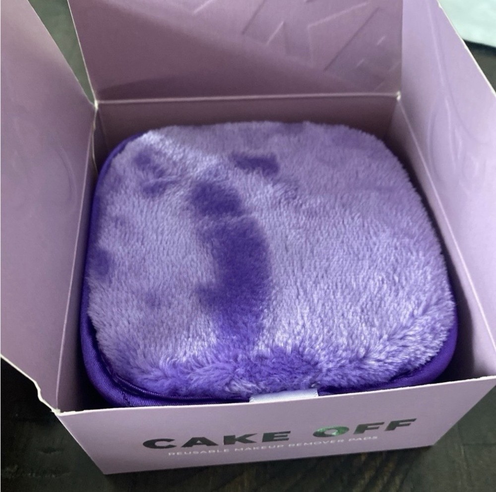 NIB💜CAKE OFF 3 PC REUSABLE MAKE UP REMOVING PADS💜DOUBLE SIDED💜200 WASHES