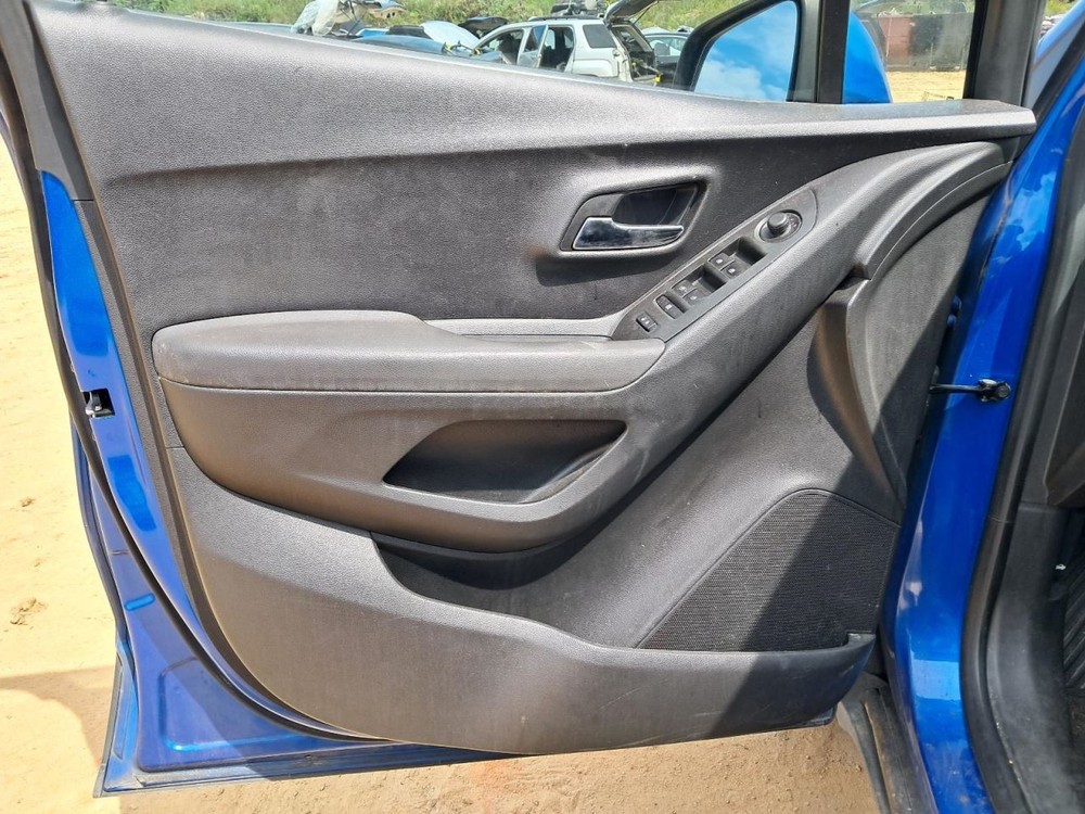 TRAX 2016 Glove Box 4768274