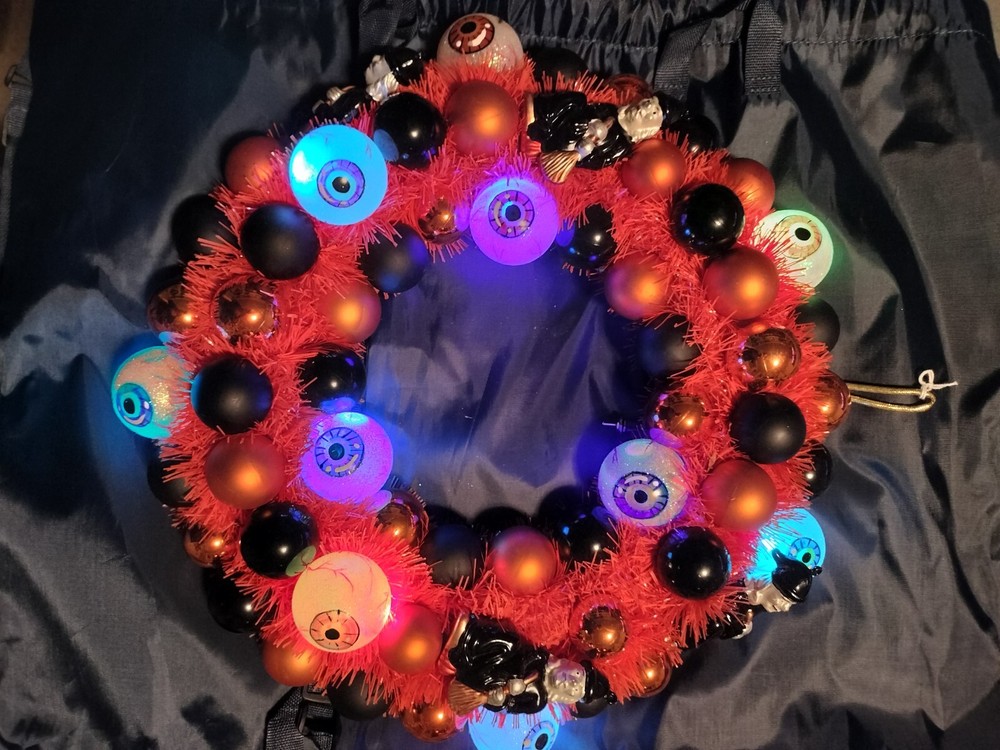 Halloween Wreath lighted eyeballs ceramic witches