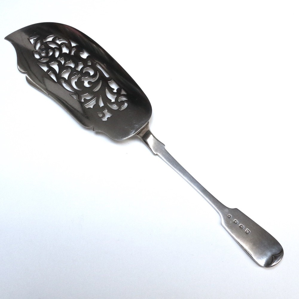 Antique Silver Fish Server Pierced Design Fiddle Handle