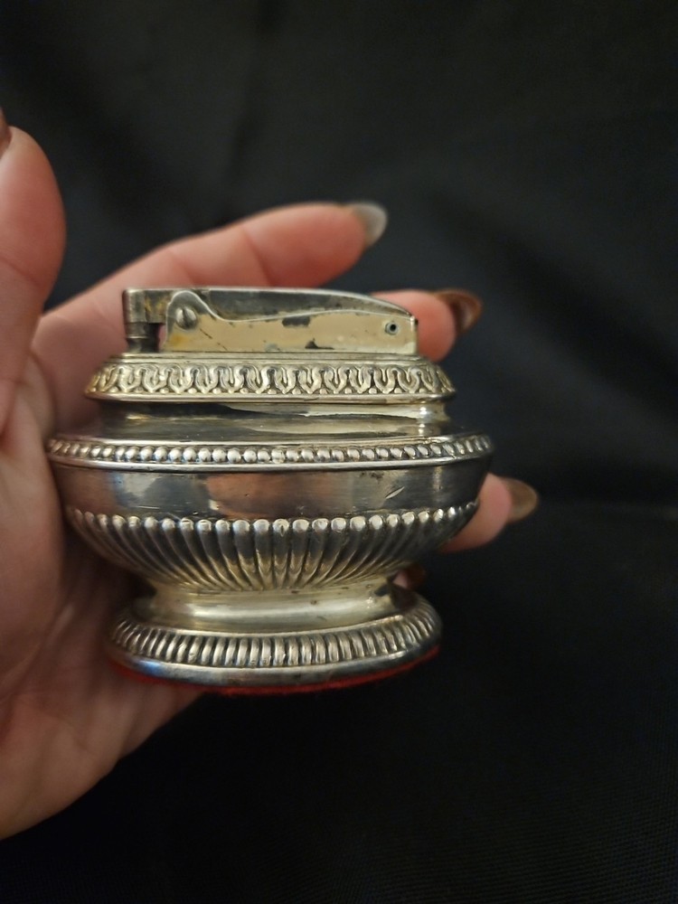 Vintage Ronson Queen Anne Table Lighter