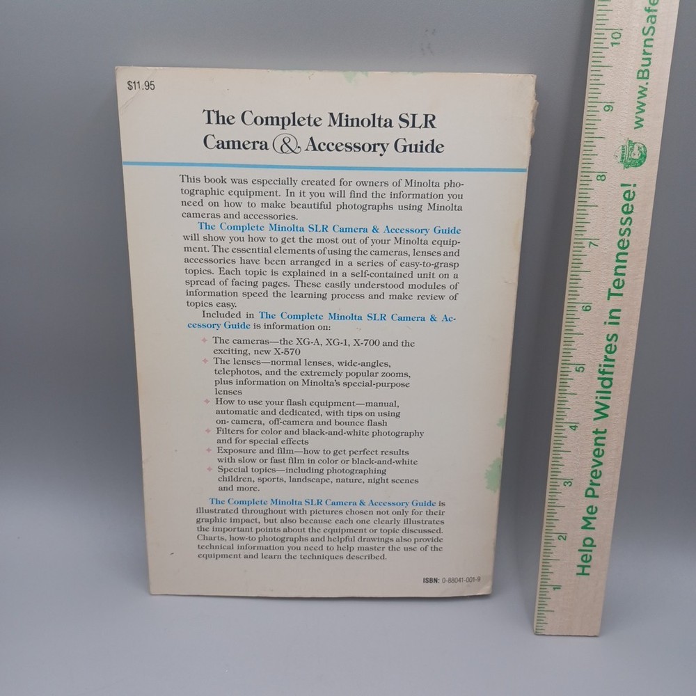 The Complete Minolta SLR Camera And Accessory Guide - Paperback - 168 Pages