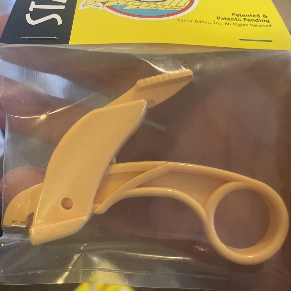 Staple Shark Staple Remover Galiot Yellow