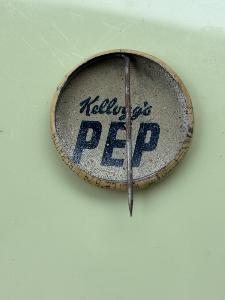 KELLOGS PEP 391ST BOMBARDMENT SQUADRON WW2 PIN