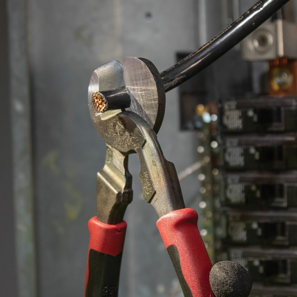 Klein Tools J63225N Journeyman High-Leverage Wire Cable Cutter and Stripper