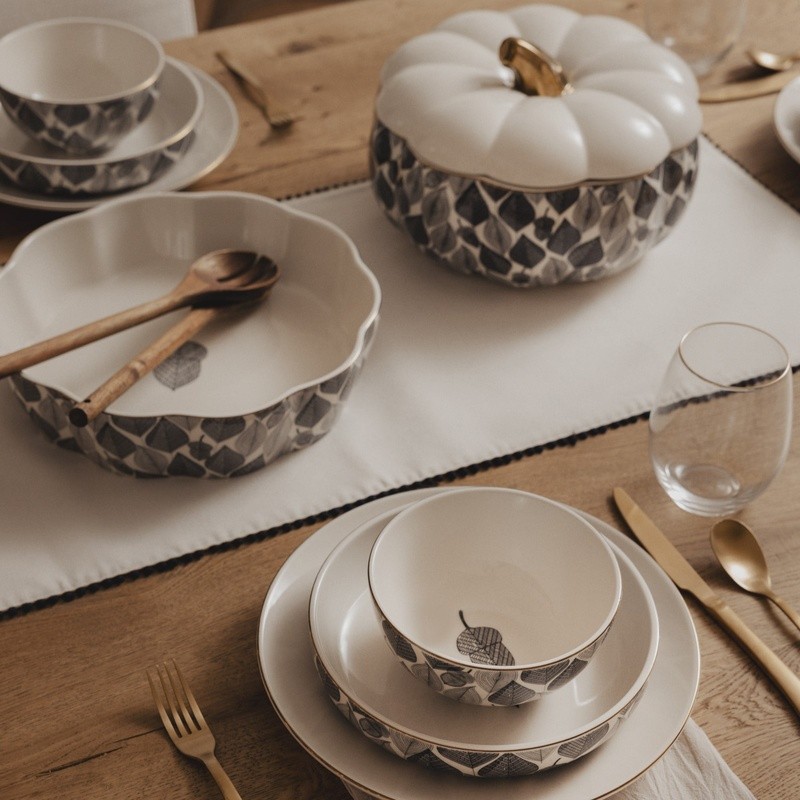4 Pack Stoneware Dinner Plates Autumn Pattern Microwave Dishwasher Safe Durable