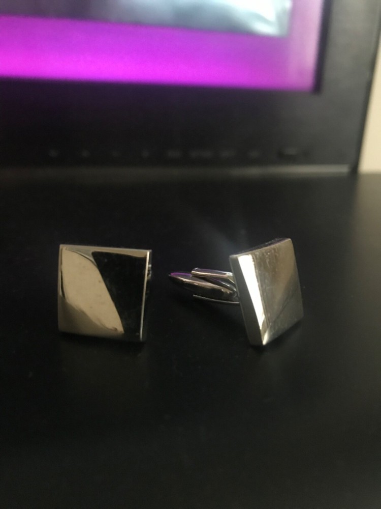 Cuff links