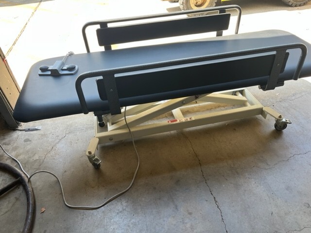 Armedica Hi/LO Treatment Table