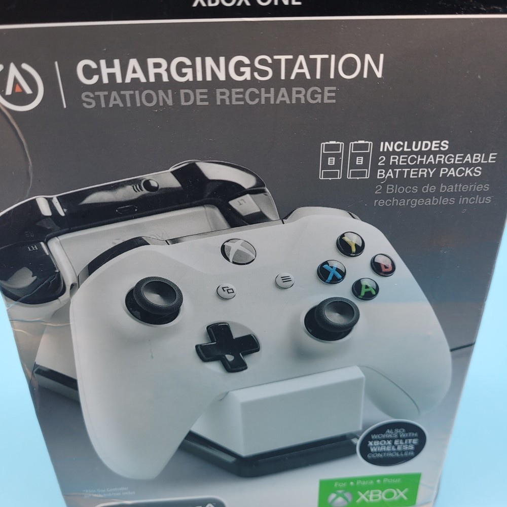 PowerA XBOX ONE Charging Station For Controllers~White~NEW~BOX DAMAGE~Open Box