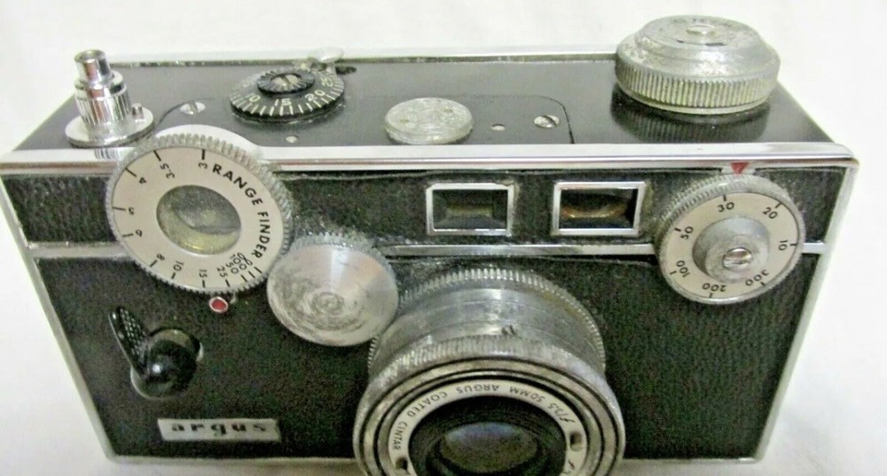 VINTAGE 1950s ARGUS C3 CAMERA