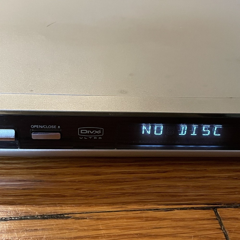 Philips DVP5140/37 Multiformat DVD Player with Remote, AV Cables, Tested