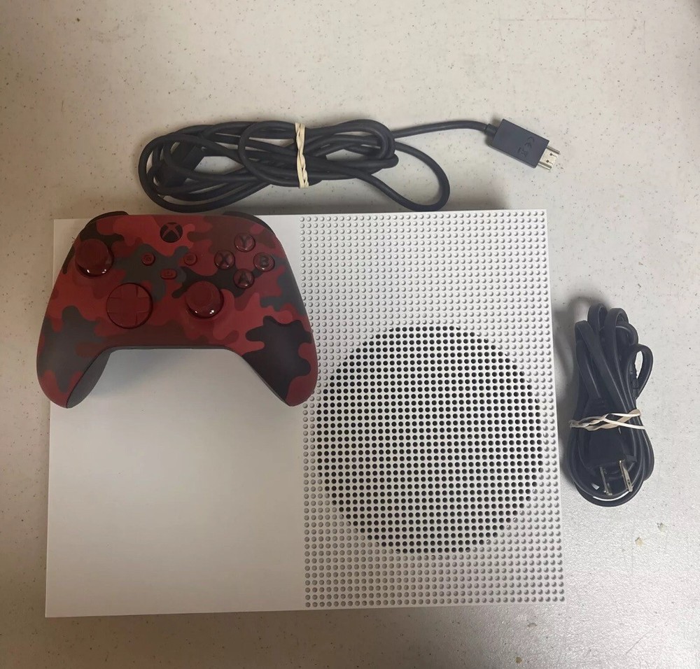 Microsoft Xbox One S 1 TB White Console Bundle With Controller. A+ Condition