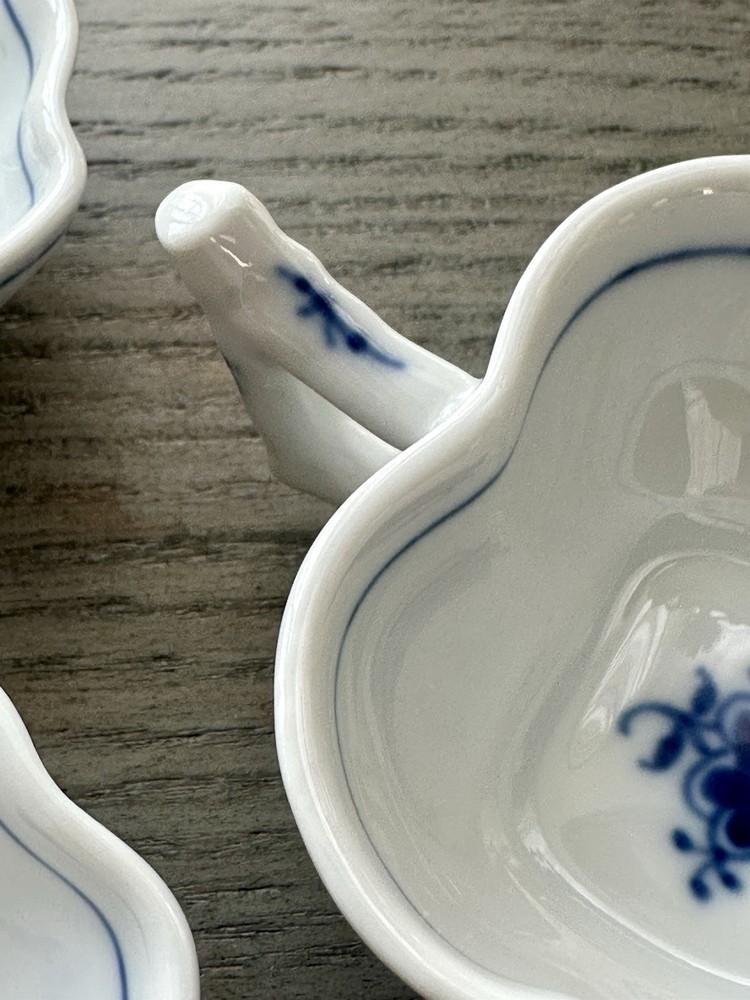 Royal Copenhagen Blue Fluted Plain #148 Mini Leaf Bowl with Handle