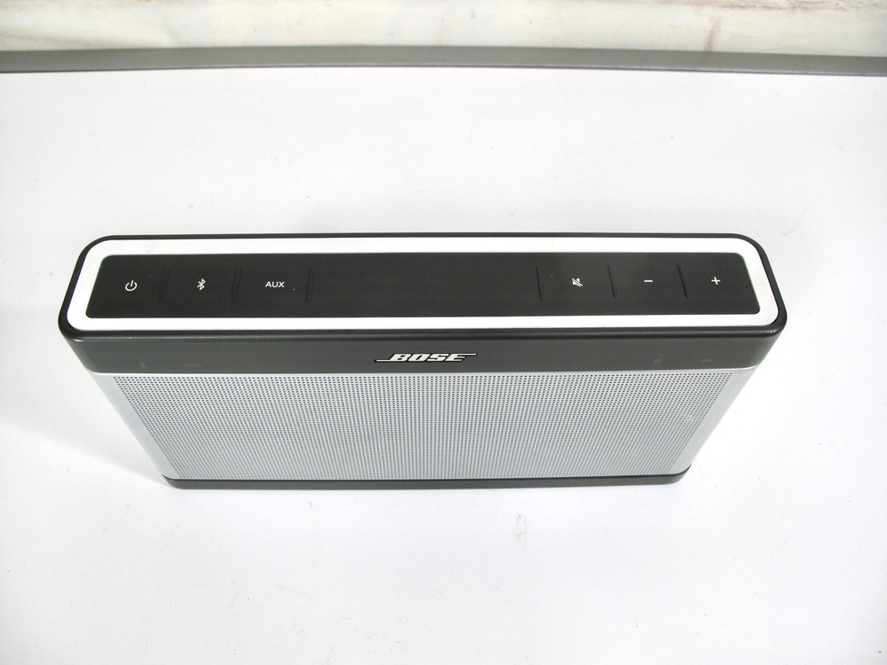 Bose SoundLink III Portable Wireless Bluetooth Speaker System