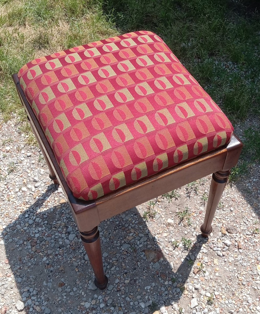 Mid Century Walnut Singer Sewing Bench (VB29)