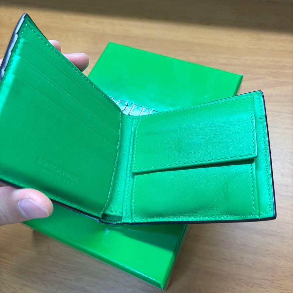 BOTTEGA VENETA Bi-Fold Wallet Black