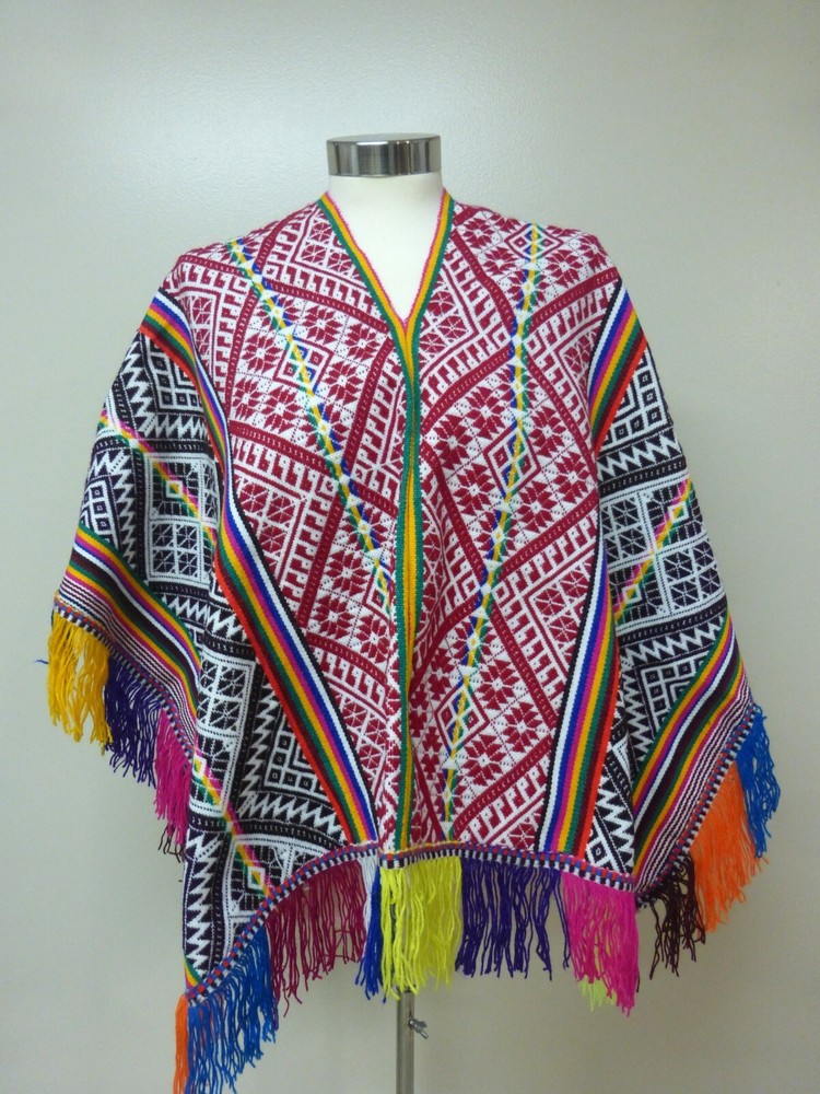Peruvian Andean Textile - Handmade Awayu Poncho