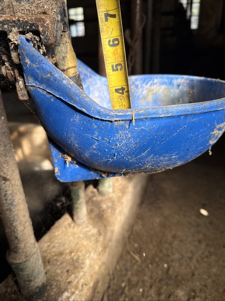 Dairy Cow Drinking Cup For Stall Barn