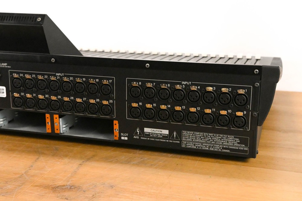 Yamaha LS9-32 32-Input Digital Mixing Console CG01Y2B