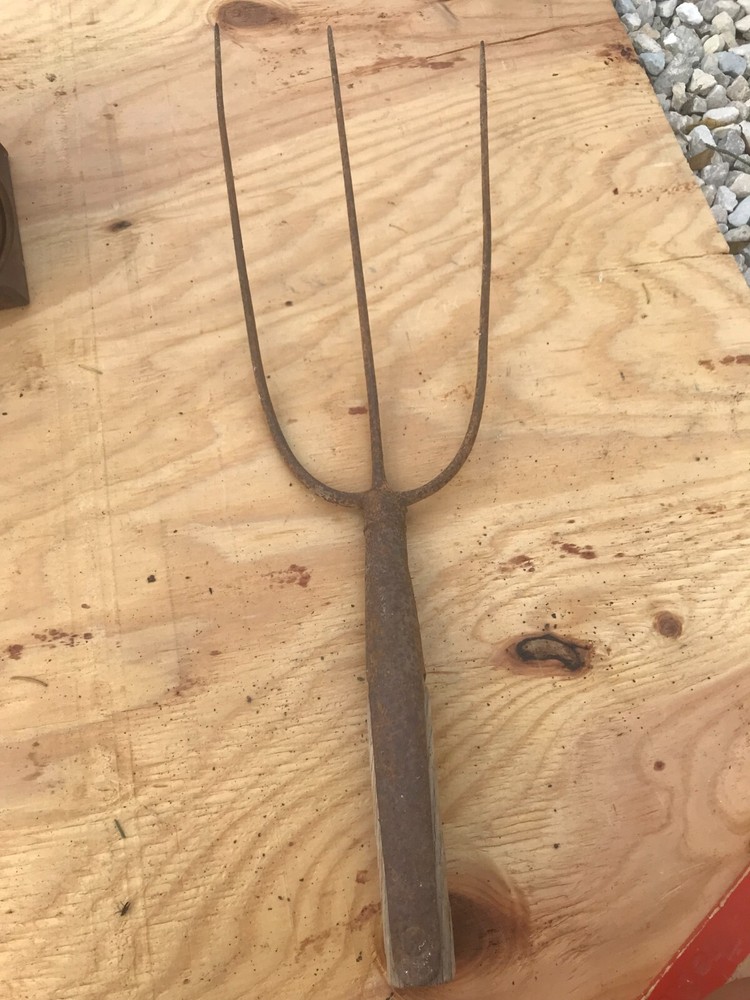 Fork Rake Head 3 Thines Rusty Rustic no handle Original Vintage Primitive Metal