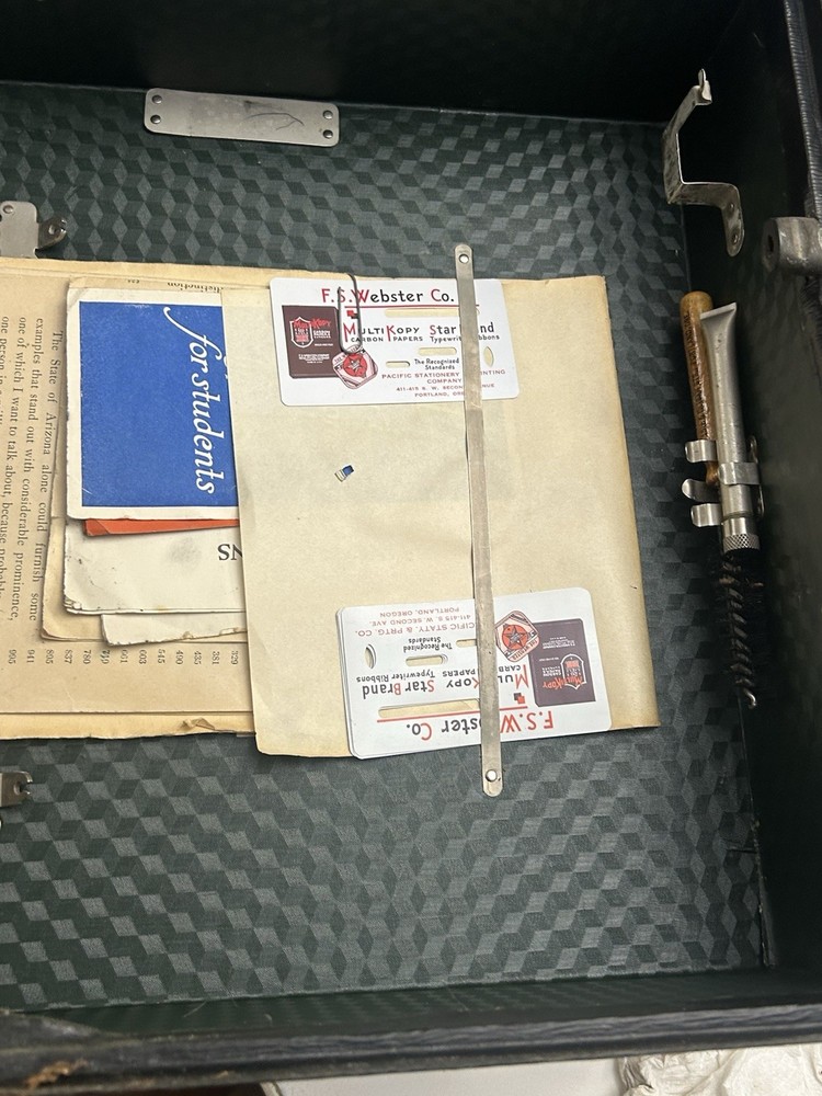 Corona Portable Typewriter Black with Case