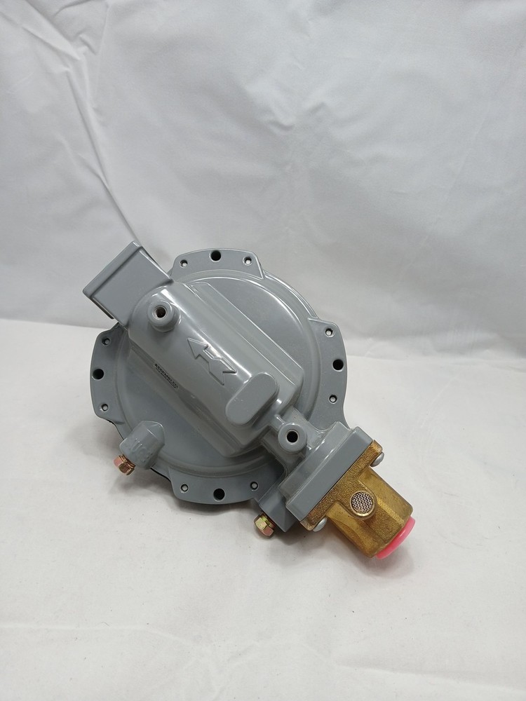 Fisher™ Type R632E Integral Two psig Service Regulator