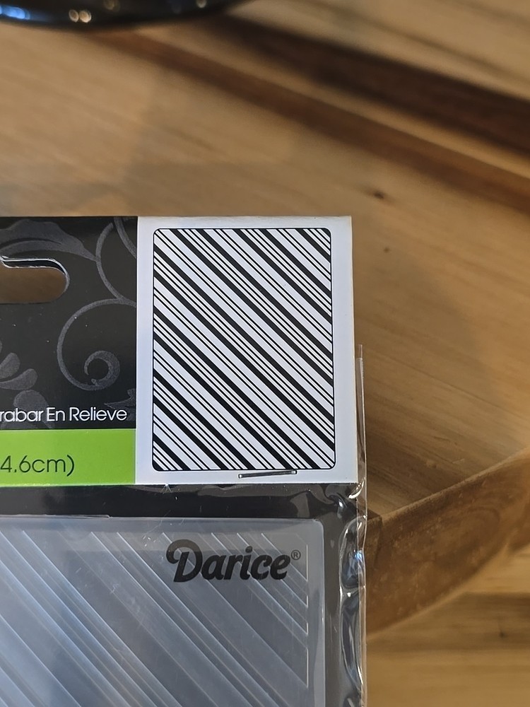 Darice Embossing Essentials 4.25x5.75 Diagonal Stripe 1218-36