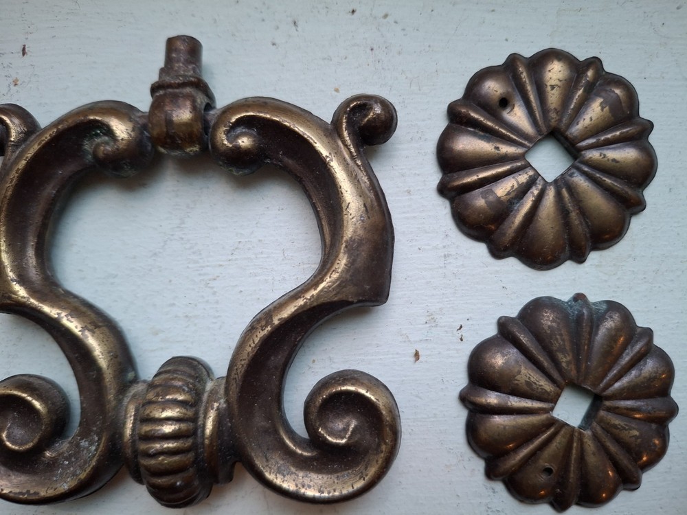 Vtg 2 Solid Brass #7422 Drawer Hanging Pulls w. Backplates