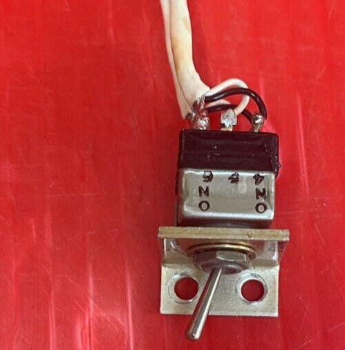 TOGGLE SWITCH  DPDT MS24656-231 - 8867K4 - CUTLER-HAMER
