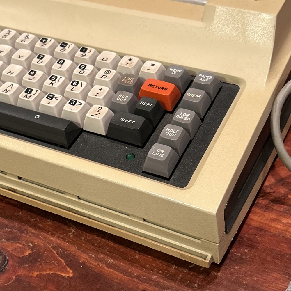 Texas Instruments Silent 700 Model 745 Portable Data Terminal – Working