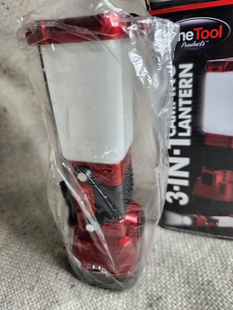 3-IN-1 FLASHLIGHT / LANTERN COMBO Camping Red New Open Box