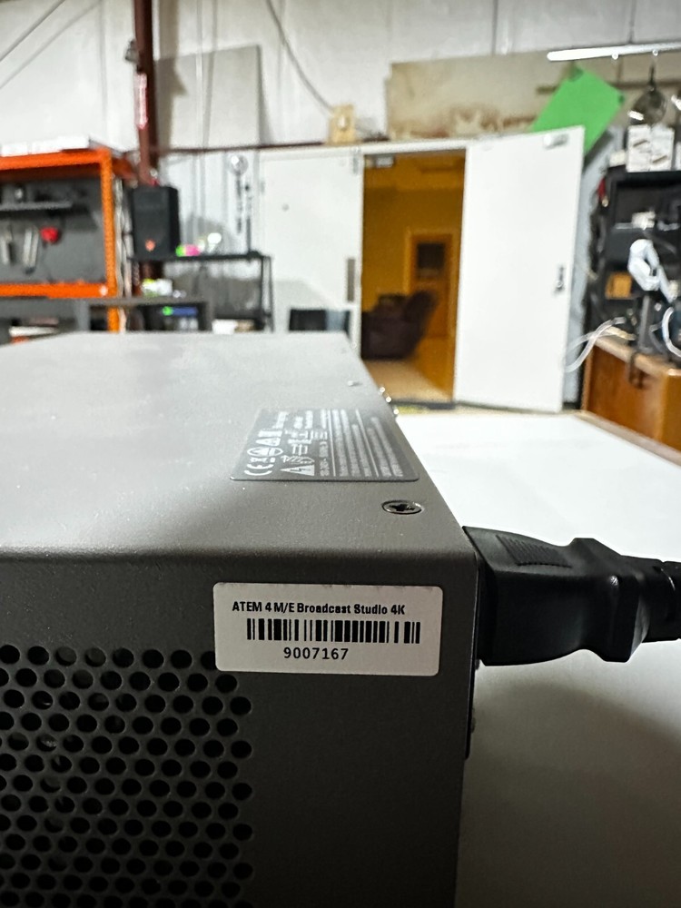 Blackmagic Design ATEM 4 M/E Broadcast Studio 4k Switcher