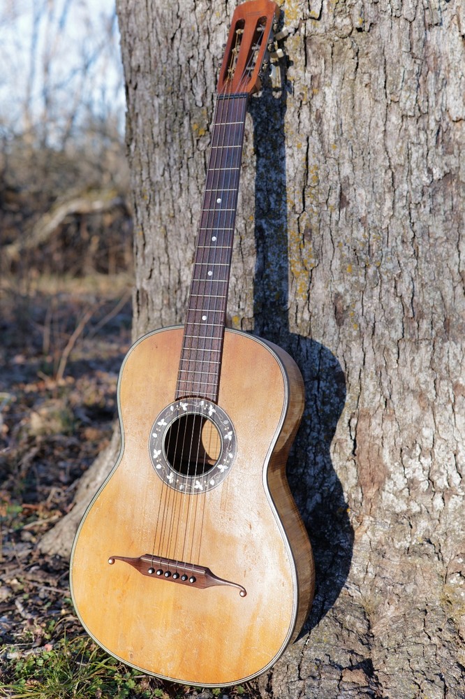 Gustav Herrnsdorf Romantic guitar 1920s Natural