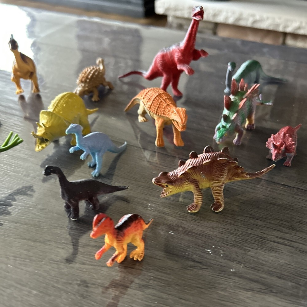 16 DINOSAURS - Safari and others