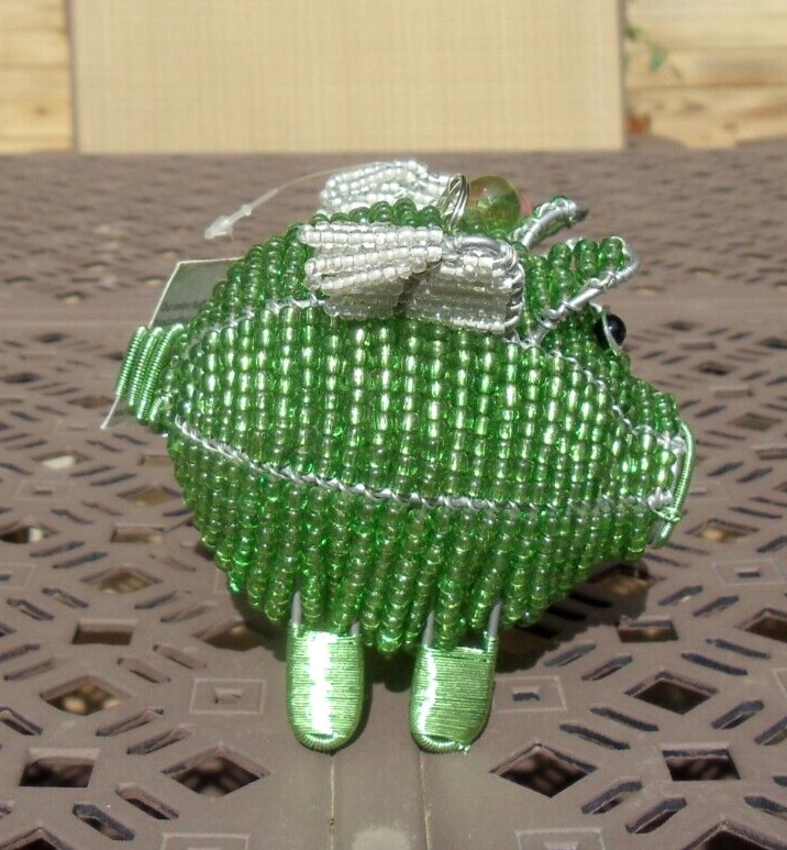 Beaded garden: Green Flying Pig