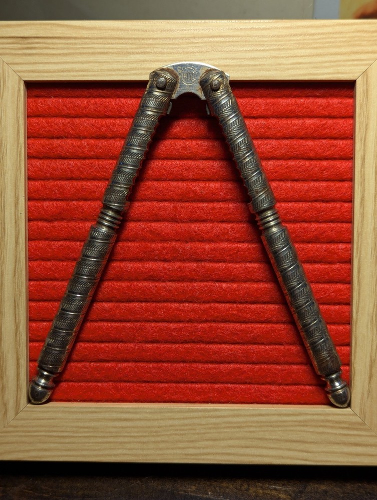 HMQ Metal Nutcracker Ornate VINTAGE Kitchen Gadget Kitchenware - FUNCTIONAL