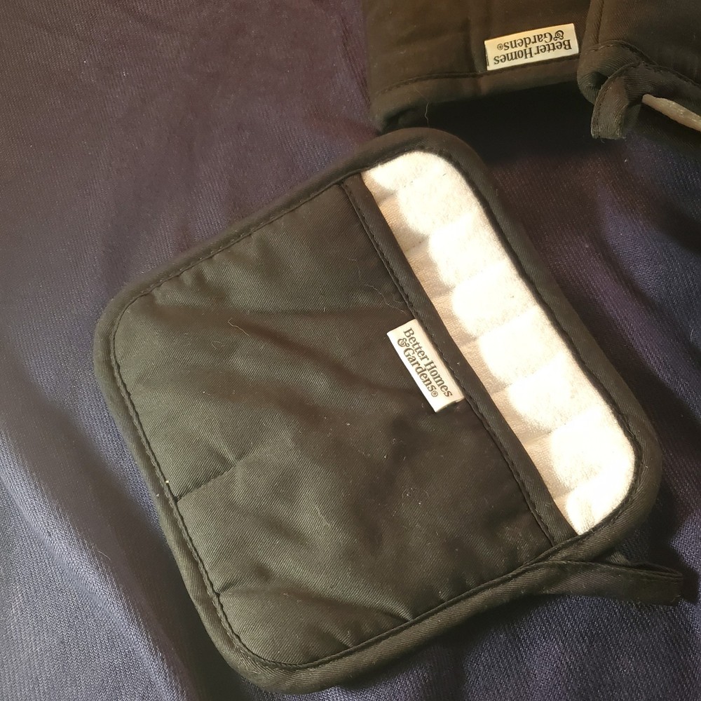 Better Home Gardens -Oven Mitts (bundle of 4)