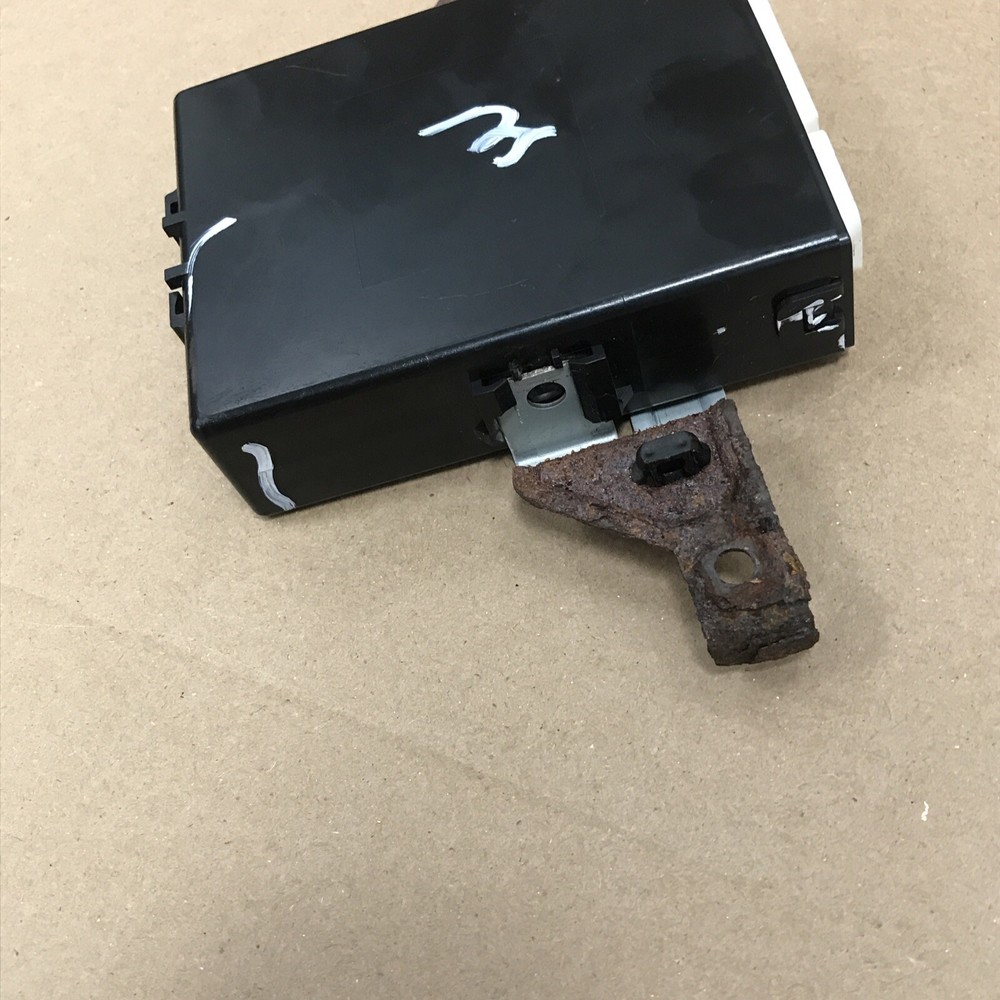 2003-2009 TOYOTA 4RUNNER Tailgate Liftgate Multiplex Control Module 89222-35010