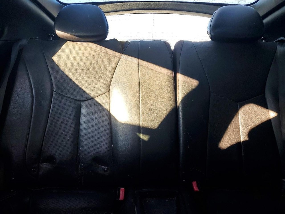 Used Headrest fits: 2013 Hyundai Veloster Grade A