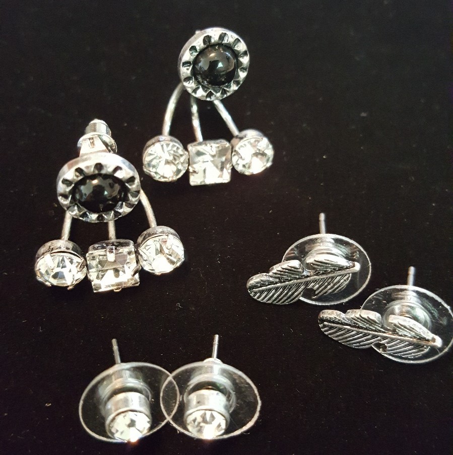 3 Three pair Stud earring set Crystal feather Black pierced ears